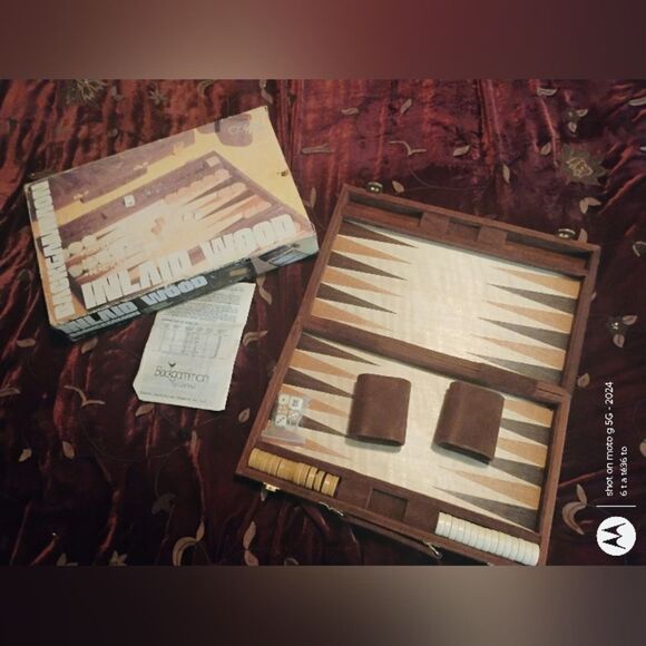 Classic Brown Backgammon Set - Picture 1 of 7